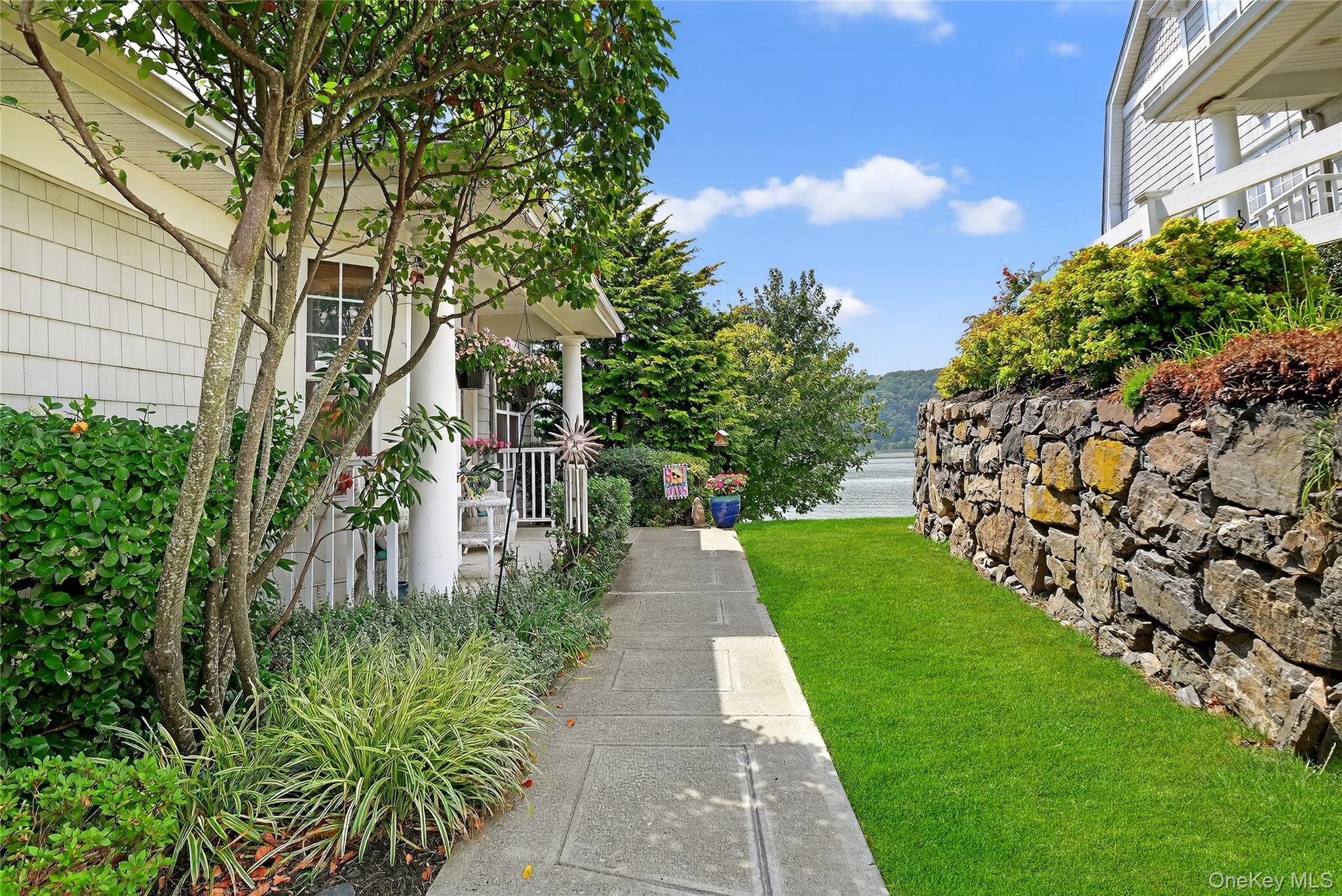 114 Hudson Pointe Drive