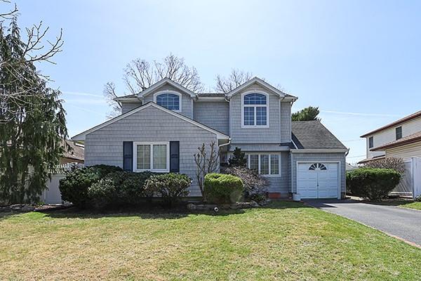 3646 Collector Lane, Bethpage, New York image 2