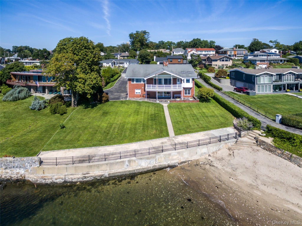 Photo of 73 Kensington Oval, New Rochelle, NY 10805 (MLS # 1048871)
