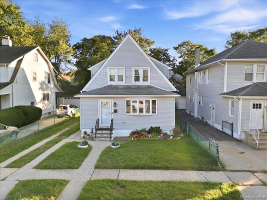 8 FRAZIER ST, HEMPSTEAD, NY 11550 - Image 2ecc96cbaa1972b94a5c16fb1b31d4fa/2055354037