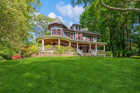 110 Red Spring Lane Glen Cove NY 11542