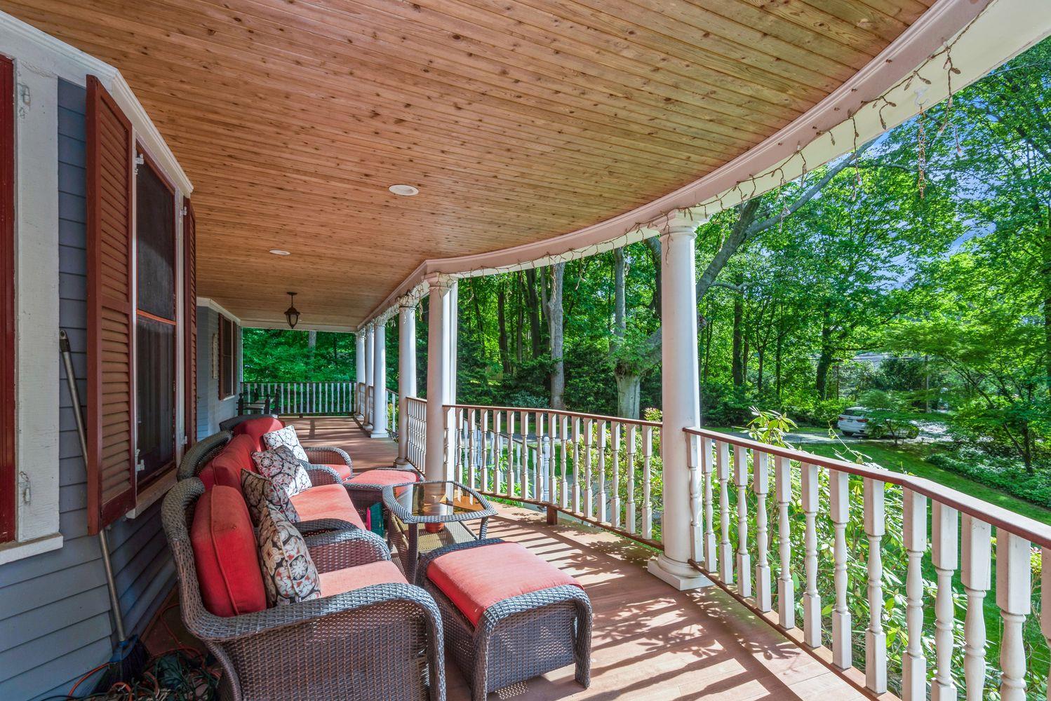 110 Red Spring Lane, Glen Cove, New York image 8