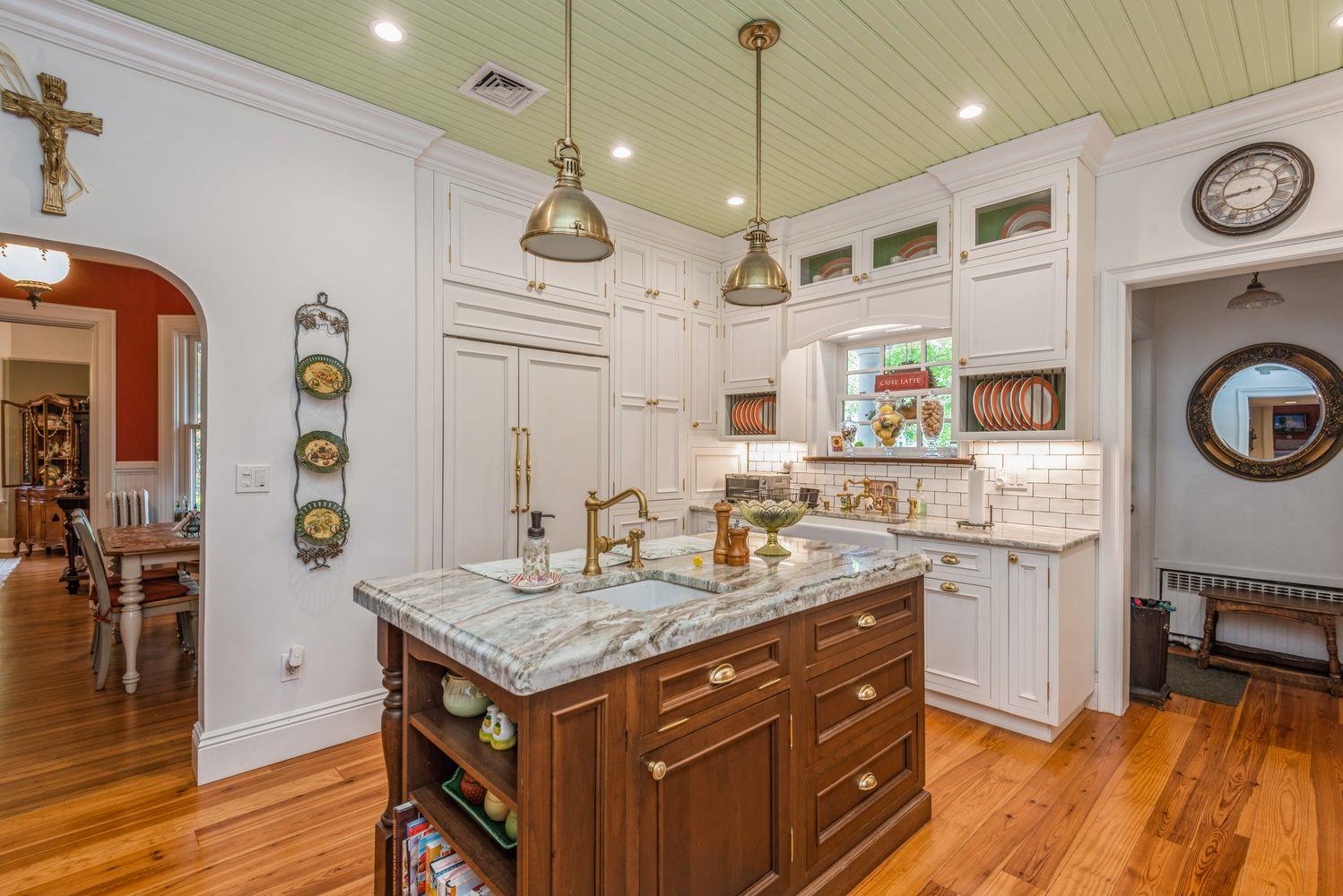 110 Red Spring Lane, Glen Cove, New York image 23
