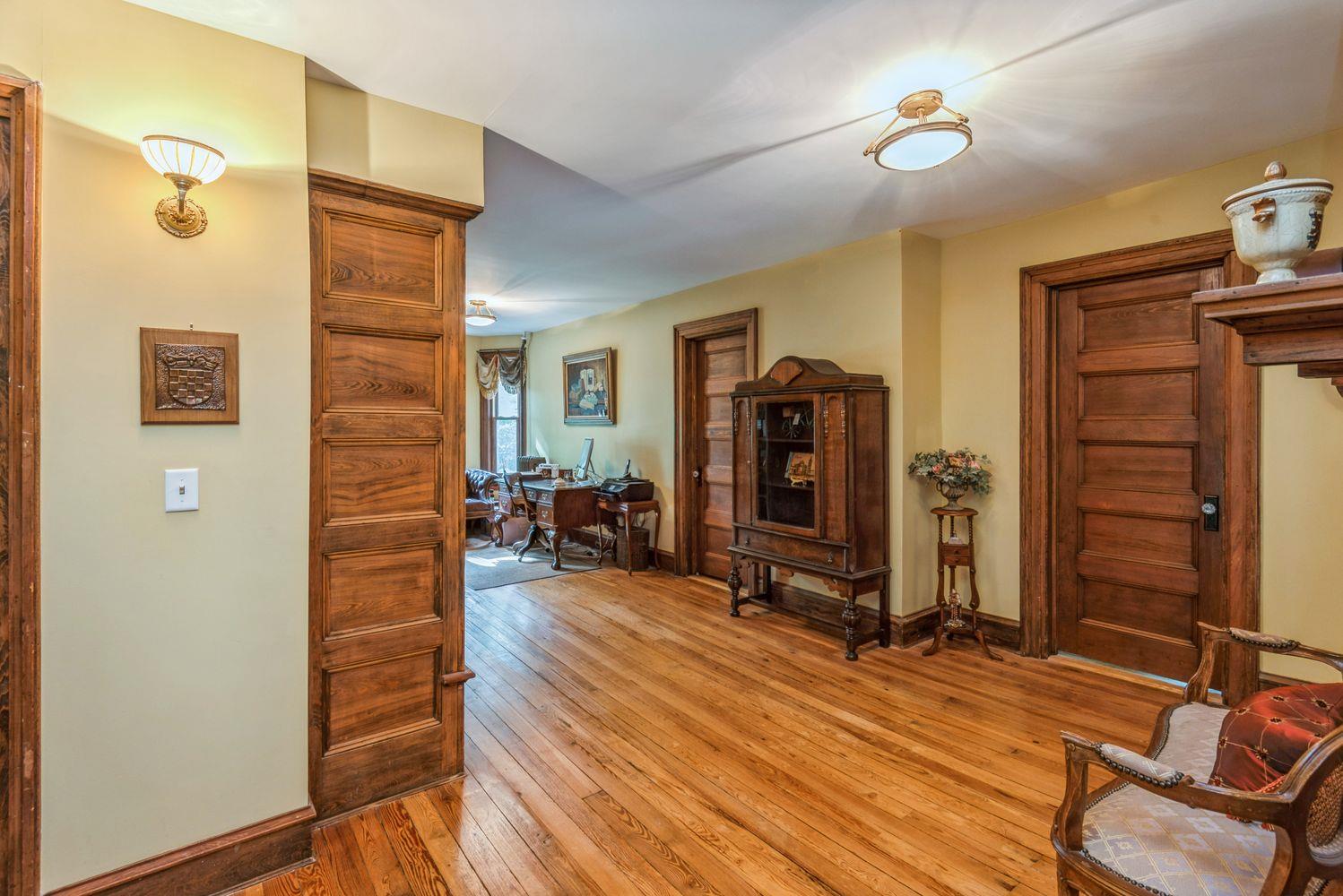 110 Red Spring Lane, Glen Cove, New York image 29