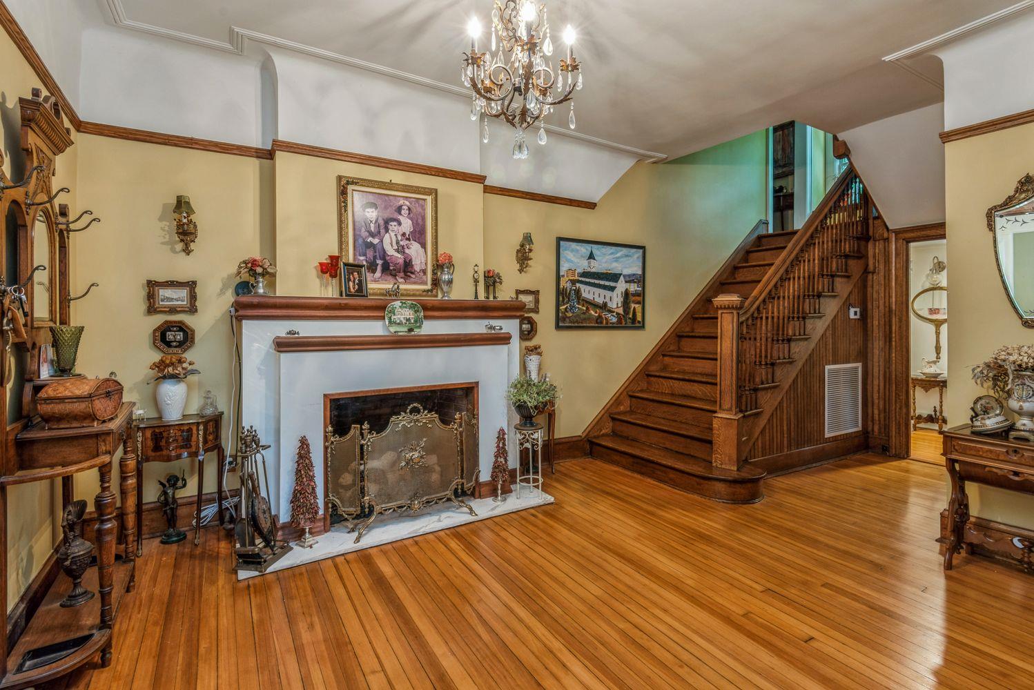 110 Red Spring Lane, Glen Cove, New York image 11