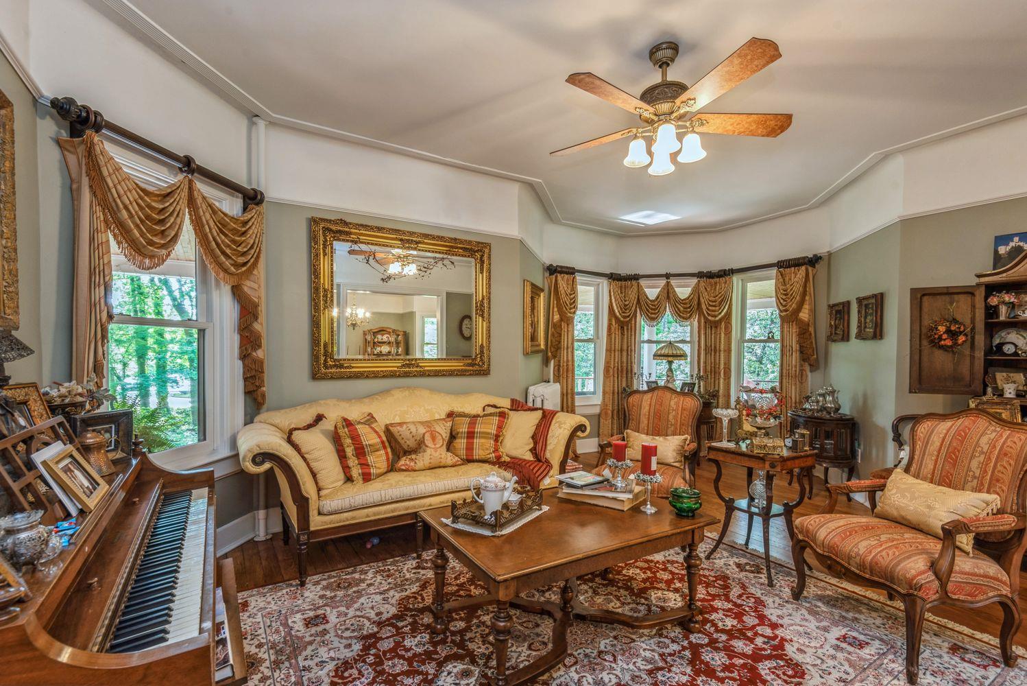 110 Red Spring Lane, Glen Cove, New York image 13