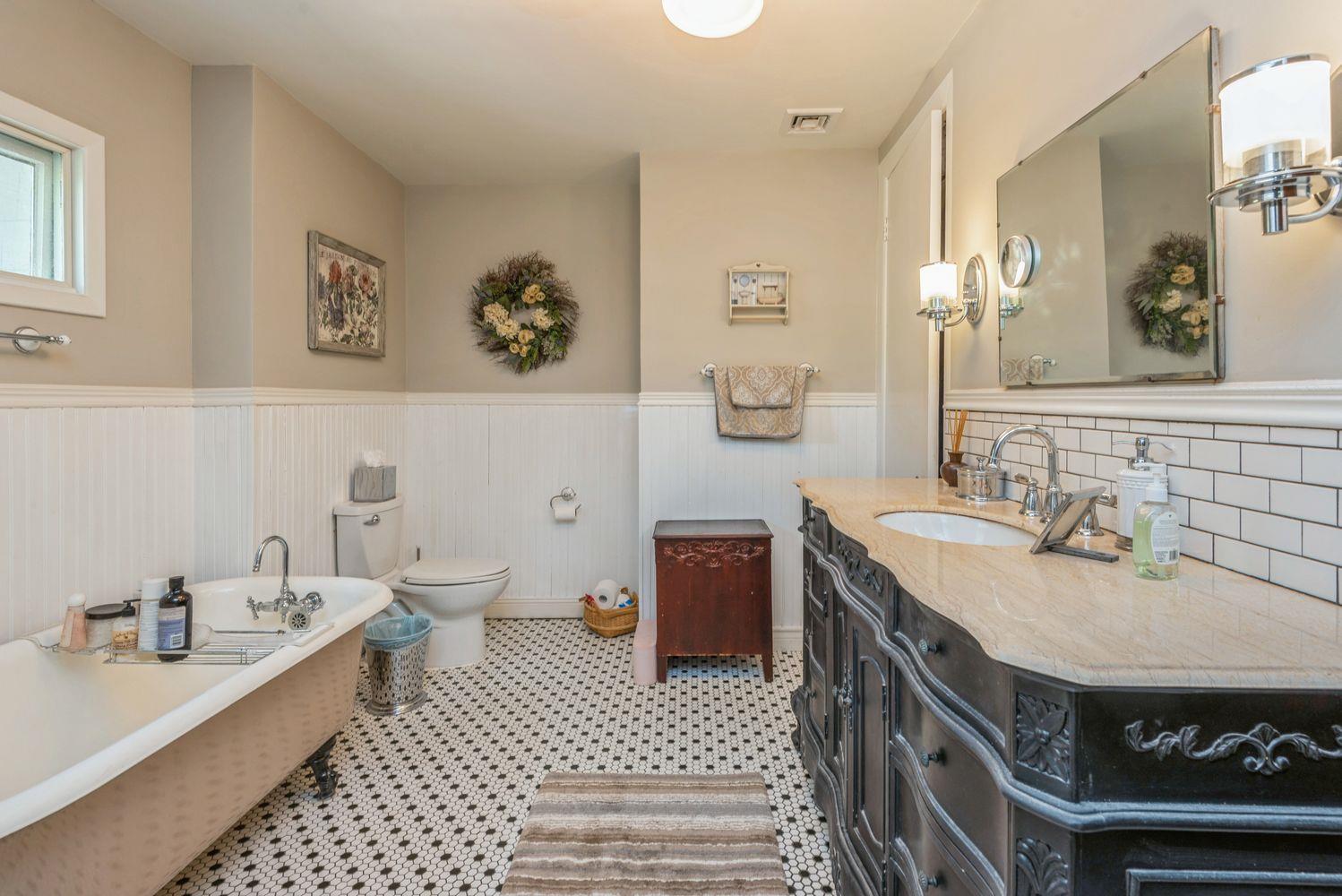 110 Red Spring Lane, Glen Cove, New York image 32