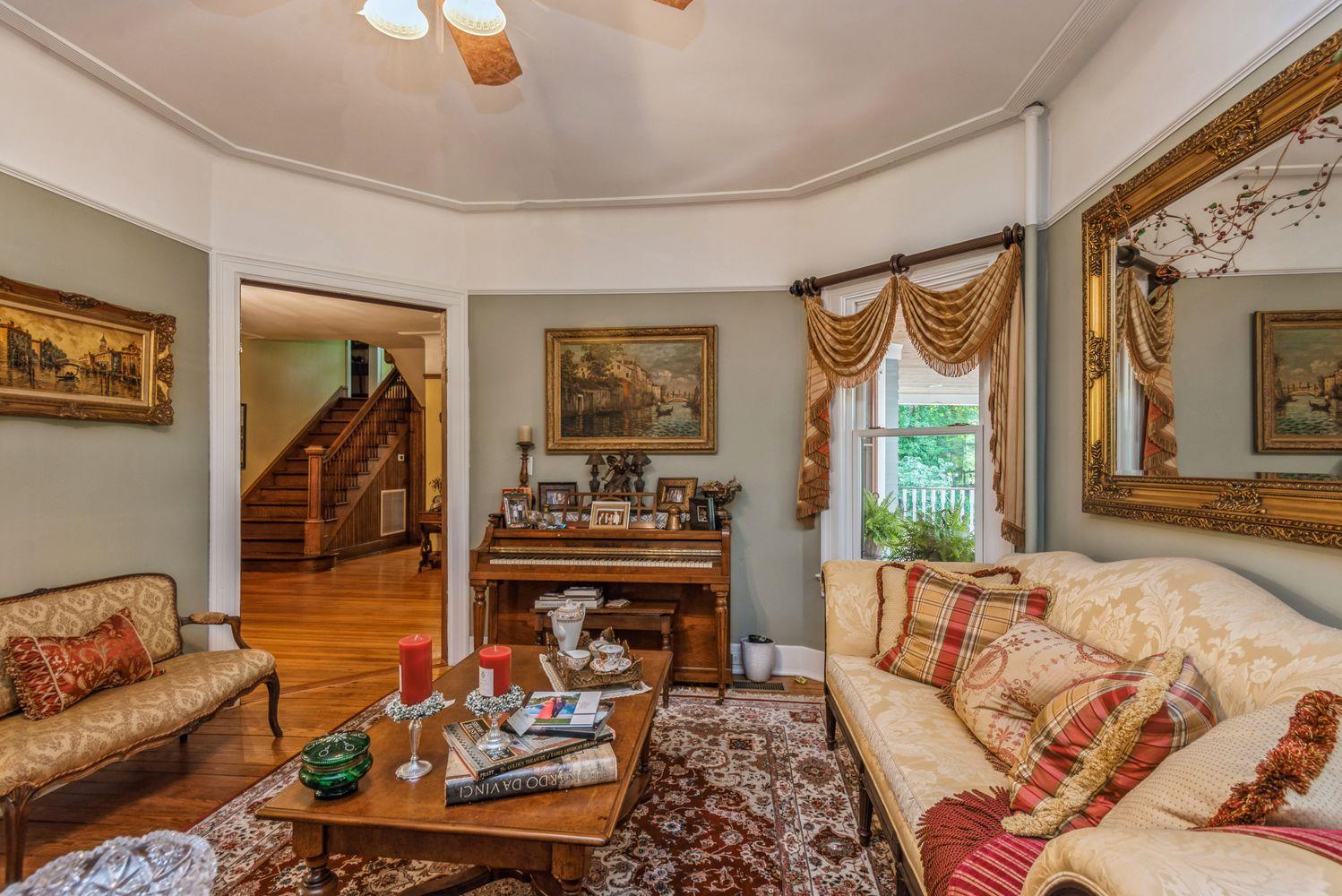 110 Red Spring Lane, Glen Cove, New York image 16