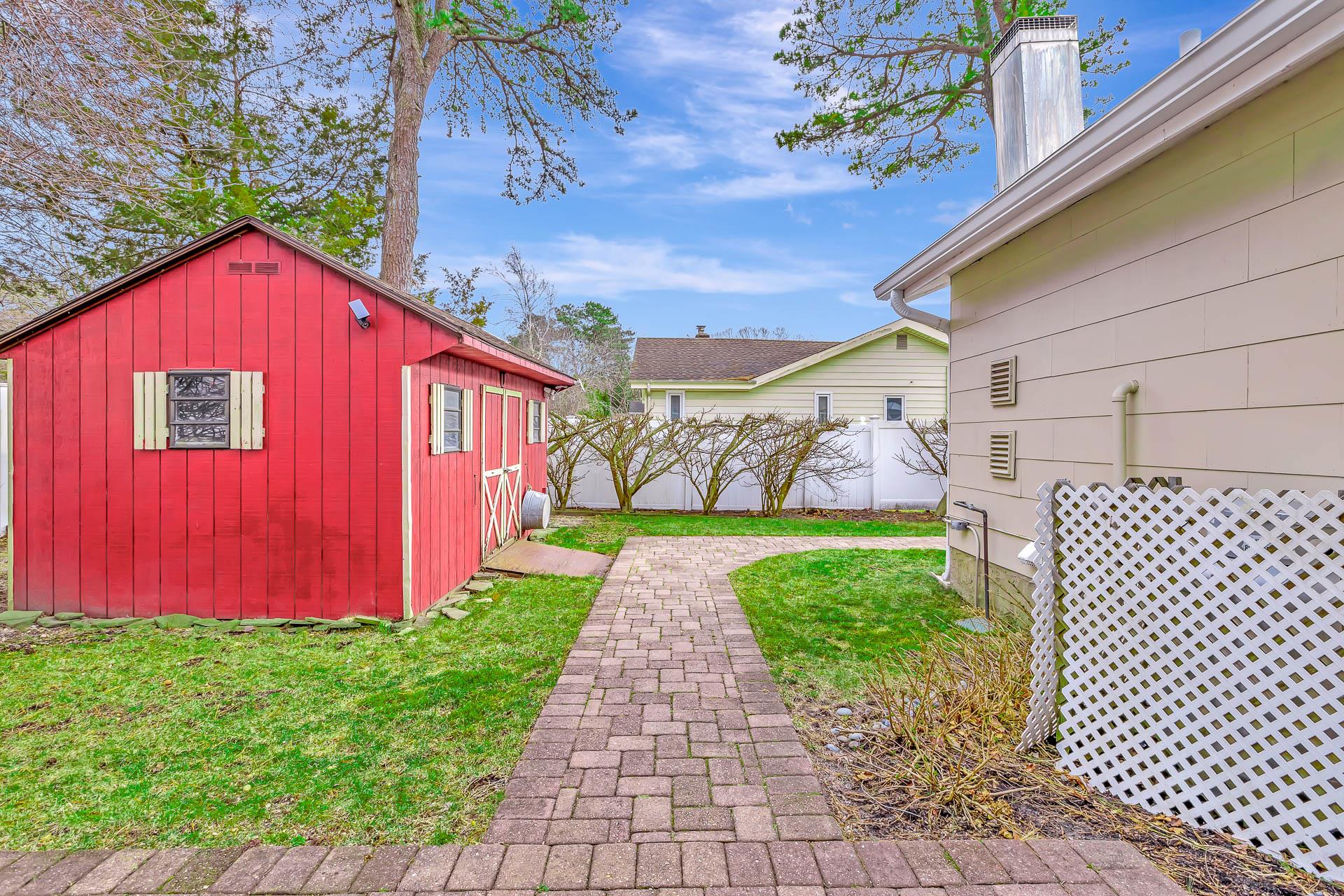265 Bridgeport Avenue, Medford, New York image 33