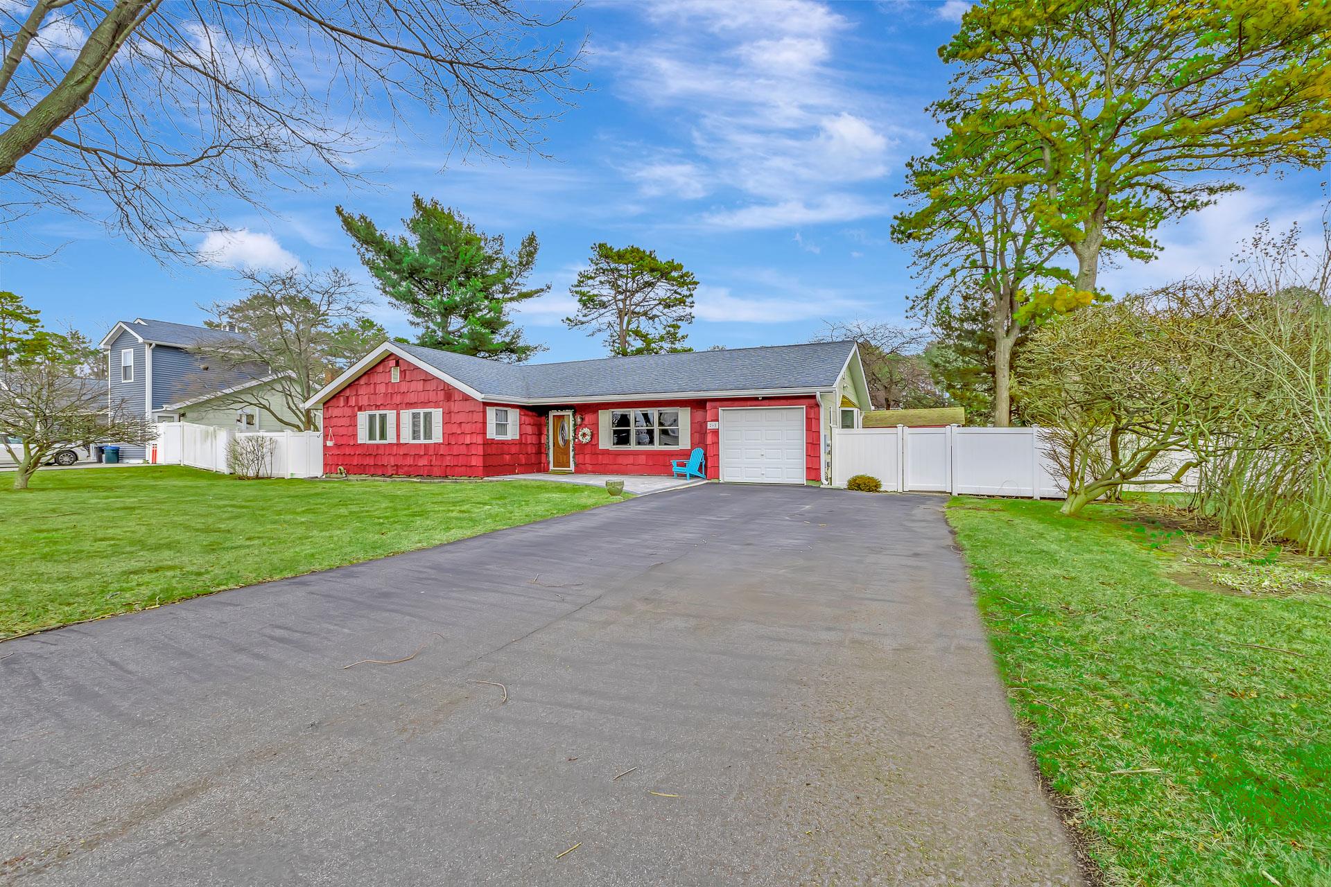 265 Bridgeport Avenue, Medford, New York image 1