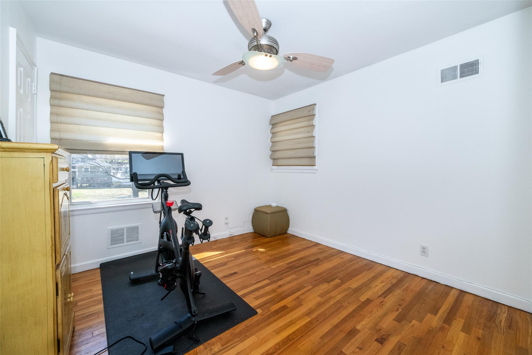 295 Pinebrook Boulevard, New Rochelle, New York image 17