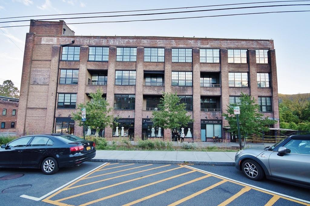 E Main Street 203, Beacon, New York - 1 Bedrooms  
1 Bathrooms  
3 Rooms - 
