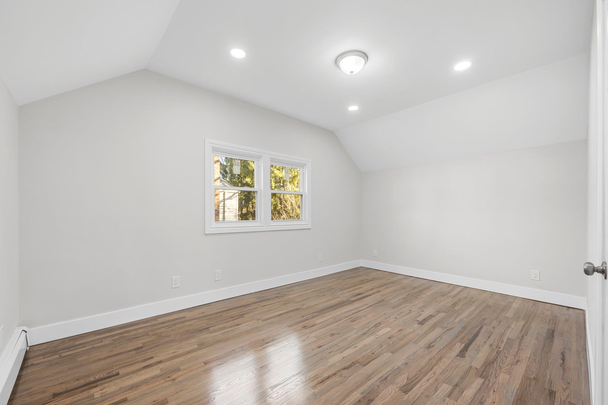 28 Sanford Street, Huntington Station, New York image 18