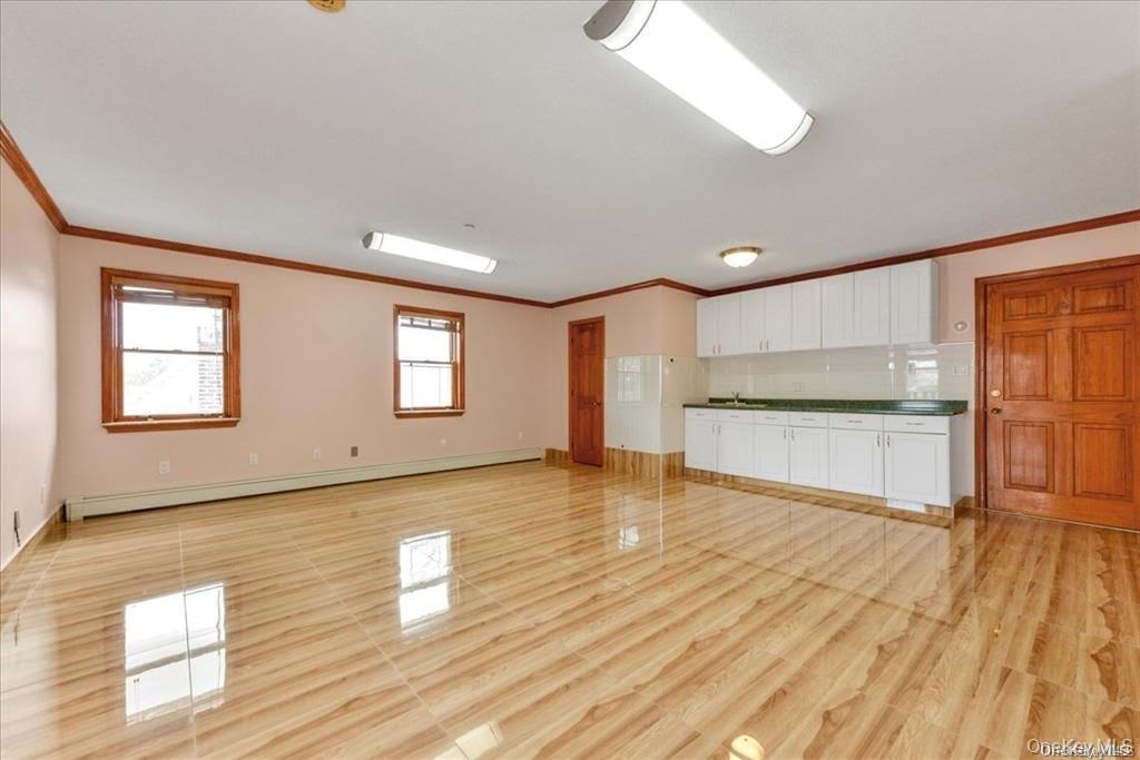147-40 Jewel Avenue