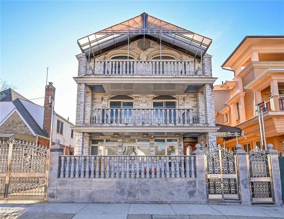 Jewel Avenue, Kew Garden Hills, Queens, NY - 11 Bedrooms  
6 Bathrooms - 