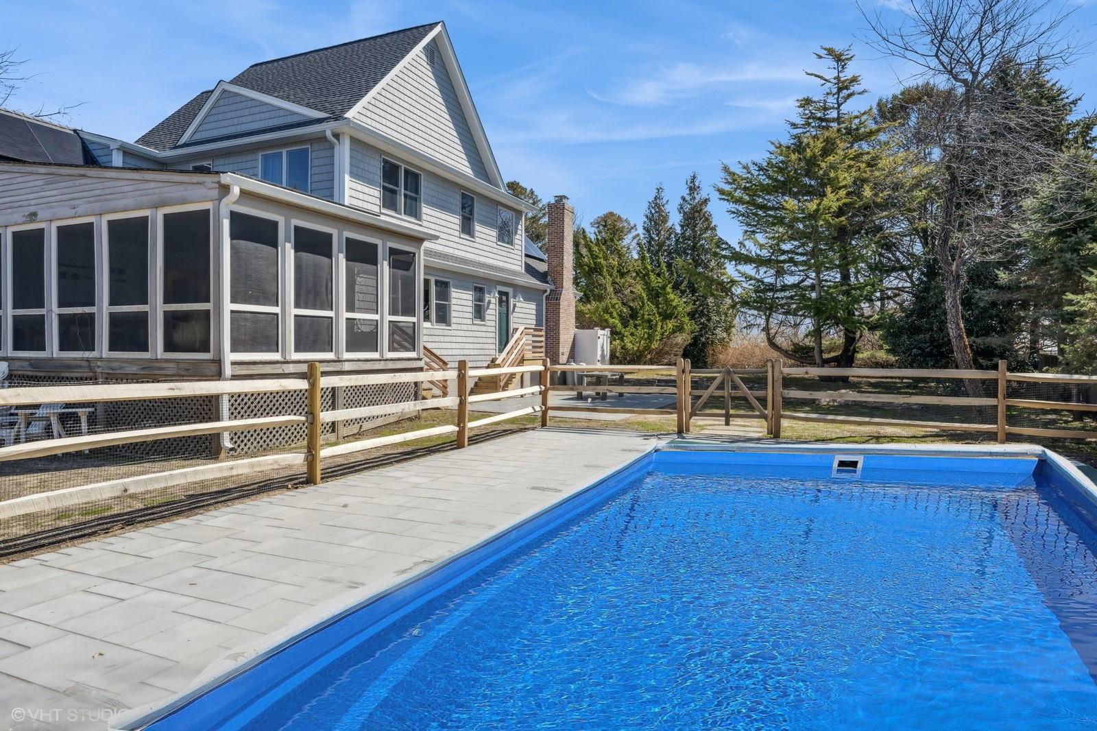 Rental Property at Birch Lane, Cutchogue, Hamptons, NY - Bedrooms: 3 
Bathrooms: 3  - $35,000 MO.