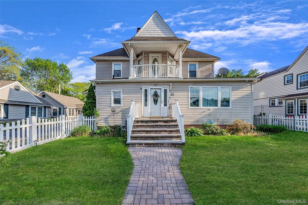 Photo of 80 George Street, Babylon, NY 11702 (MLS # 1004675)