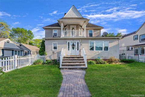 Homes For Sale - 80 George Street<br/> Babylon, NY 11702