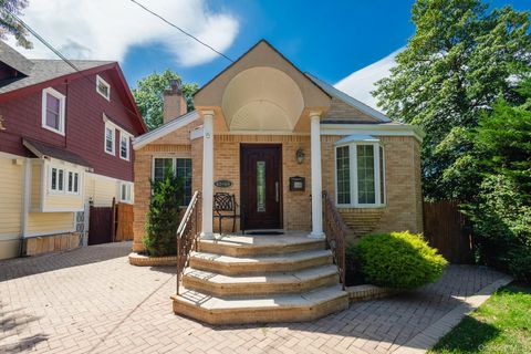 41-16 249th Street Little Neck NY 11363