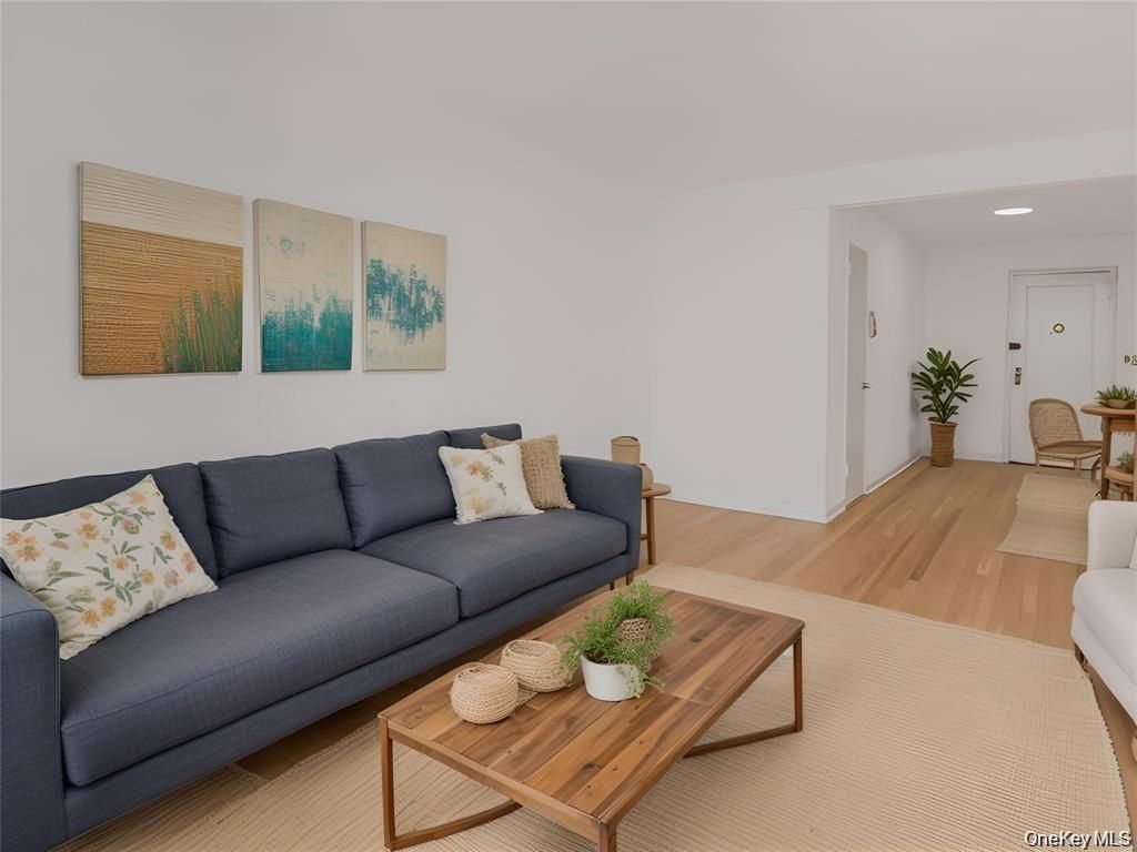 Photo of 2104 Holland Avenue #4H, Bronx, NY 10462 (MLS # 954354)