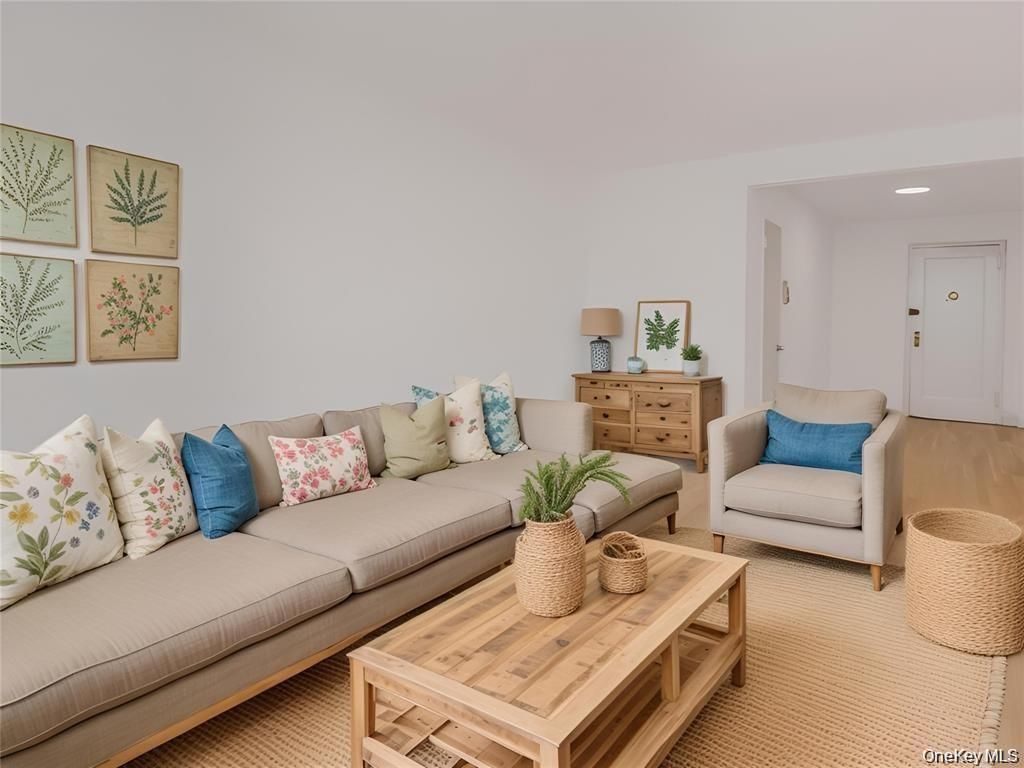 Photo of 2104 Holland Avenue #4H, Bronx, NY 10462 (MLS # 954354)