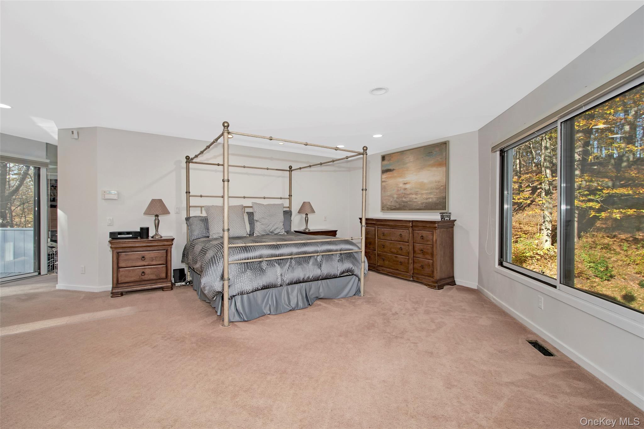 Chappaqua, New York 10514, United States, 5 Bedrooms Bedrooms, ,5 BathroomsBathrooms,Residential,Active,231804