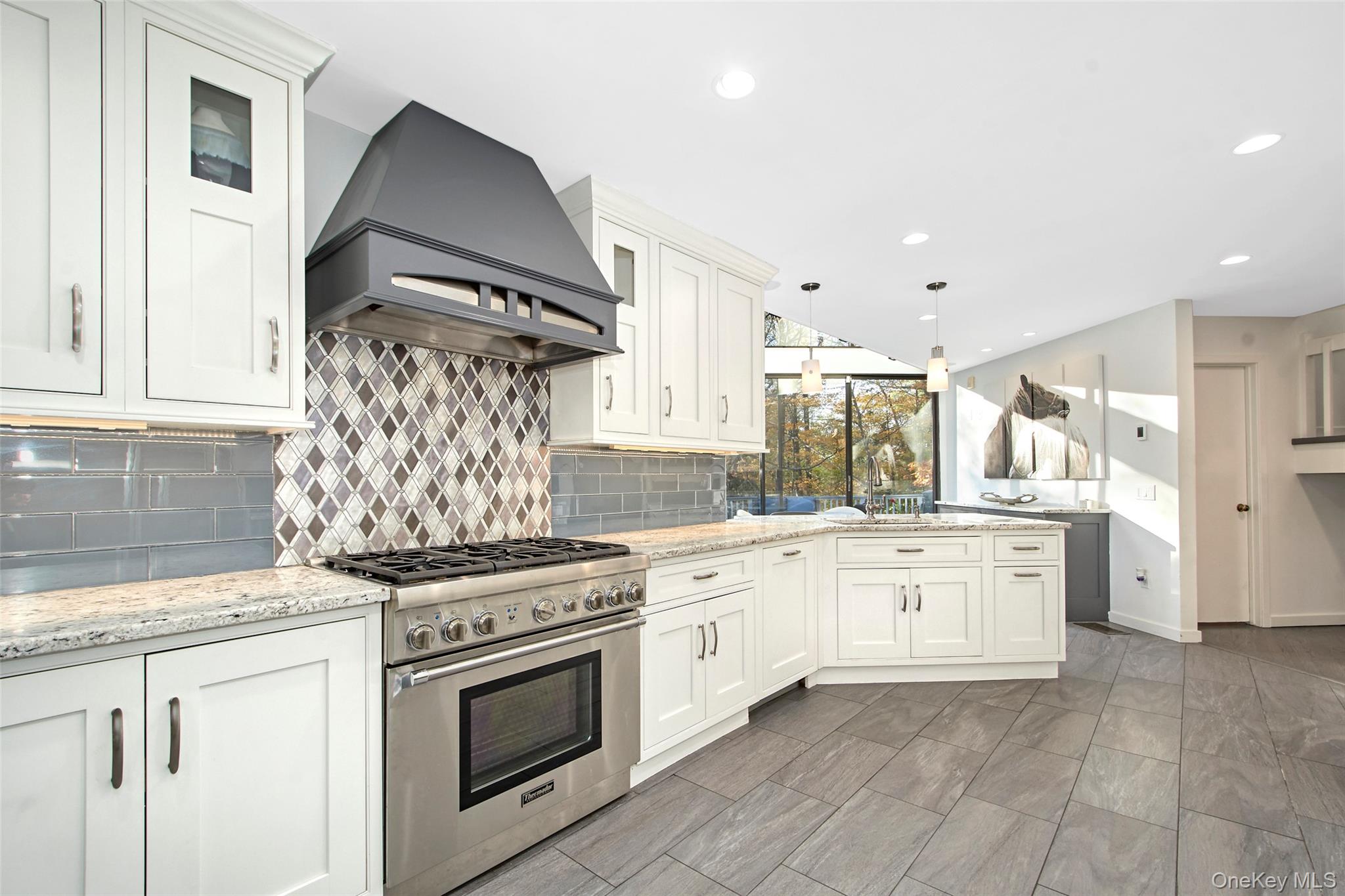 Chappaqua, New York 10514, United States, 5 Bedrooms Bedrooms, ,5 BathroomsBathrooms,Residential,Active,231804