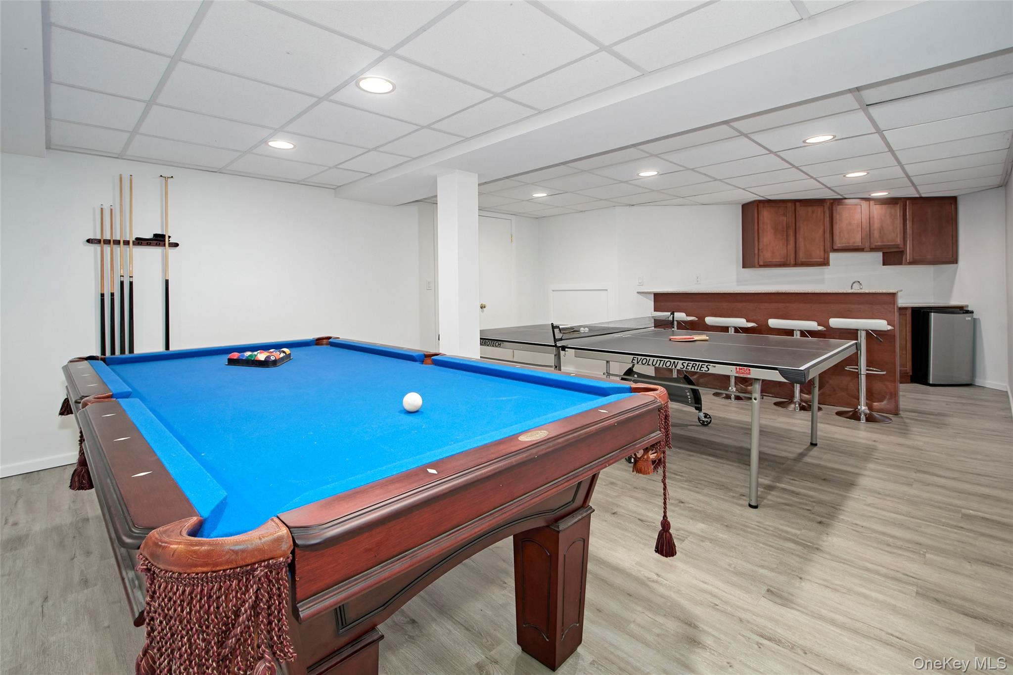 Chappaqua, New York 10514, United States, 5 Bedrooms Bedrooms, ,5 BathroomsBathrooms,Residential,Active,231804