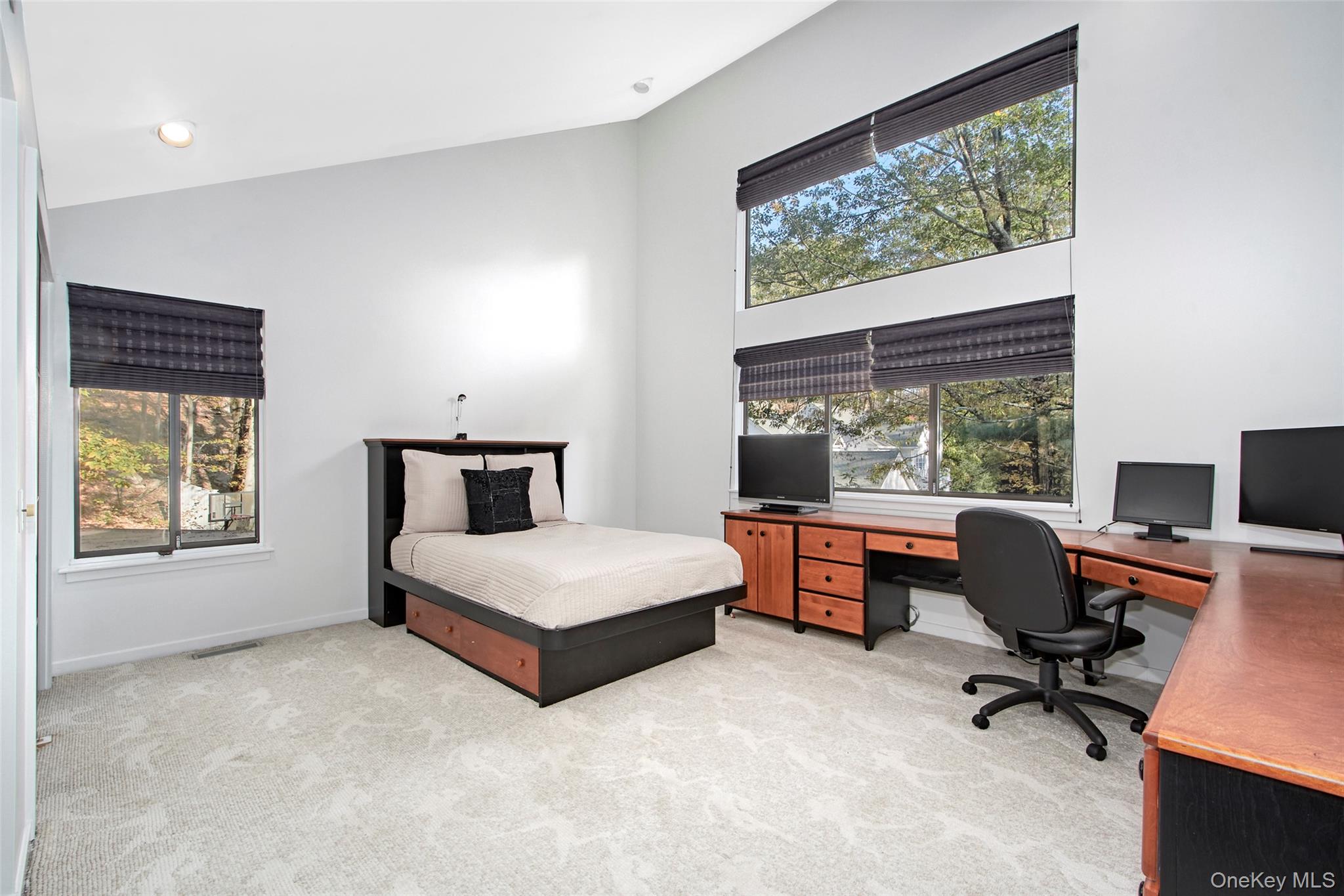 Chappaqua, New York 10514, United States, 5 Bedrooms Bedrooms, ,5 BathroomsBathrooms,Residential,Active,231804