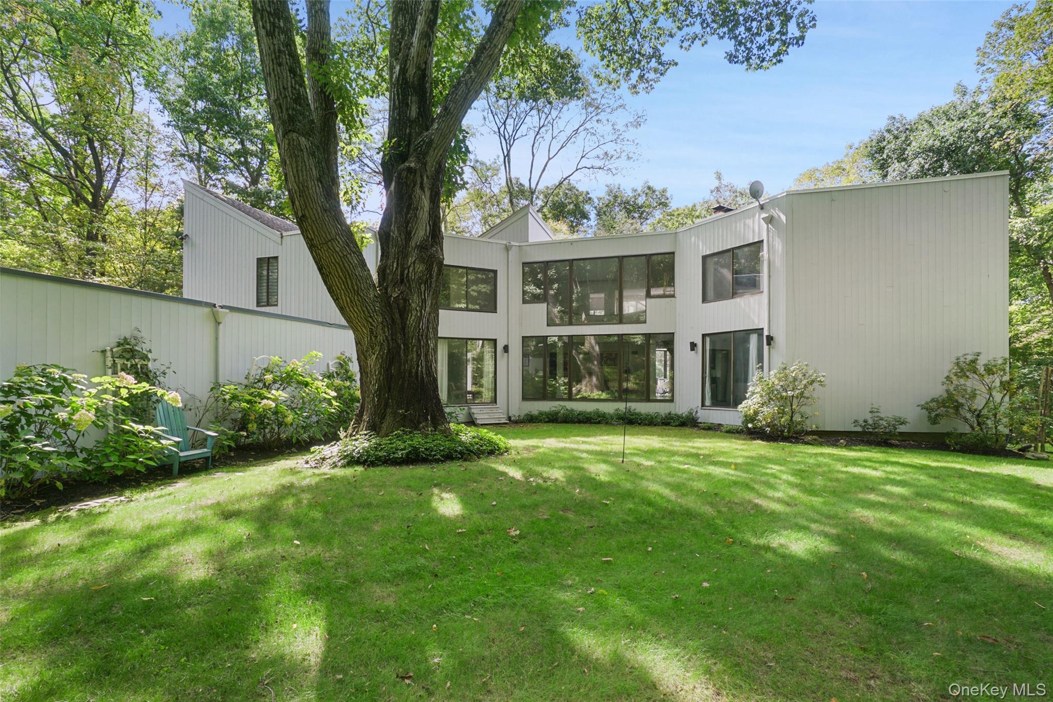 Chappaqua, New York 10514, United States, 5 Bedrooms Bedrooms, ,5 BathroomsBathrooms,Residential,Active,231804