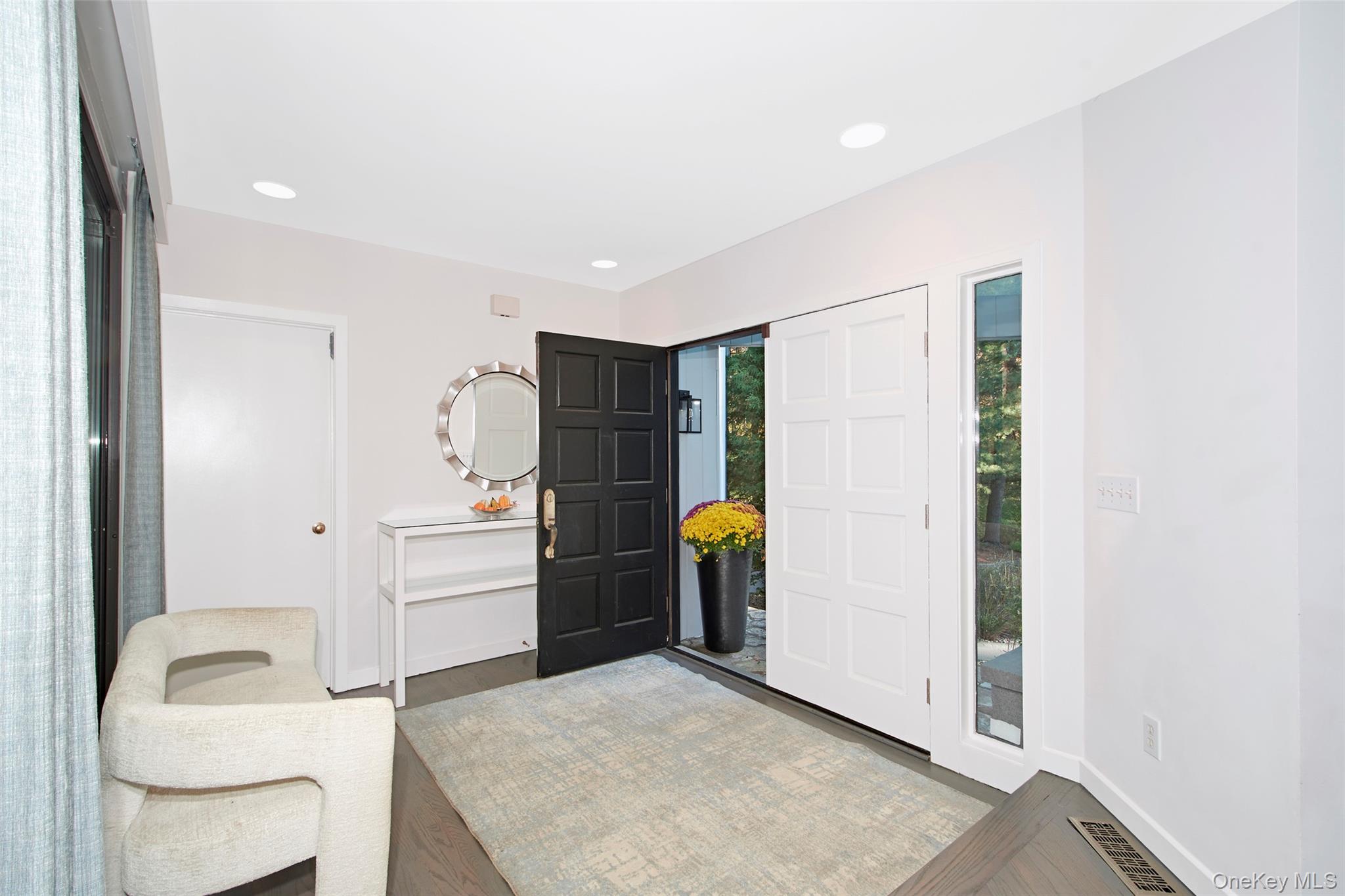 Chappaqua, New York 10514, United States, 5 Bedrooms Bedrooms, ,5 BathroomsBathrooms,Residential,Active,231804