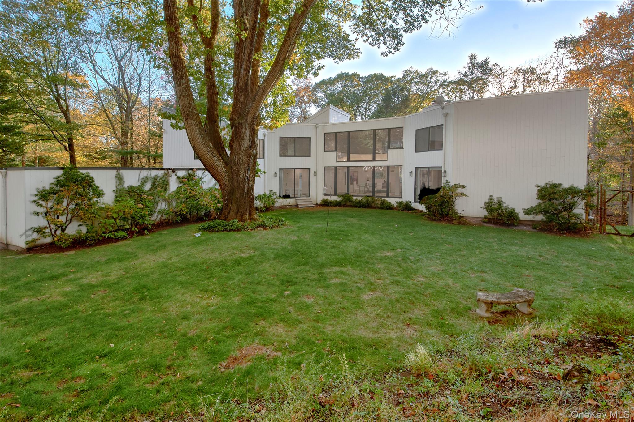 Chappaqua, New York 10514, United States, 5 Bedrooms Bedrooms, ,5 BathroomsBathrooms,Residential,Active,231804