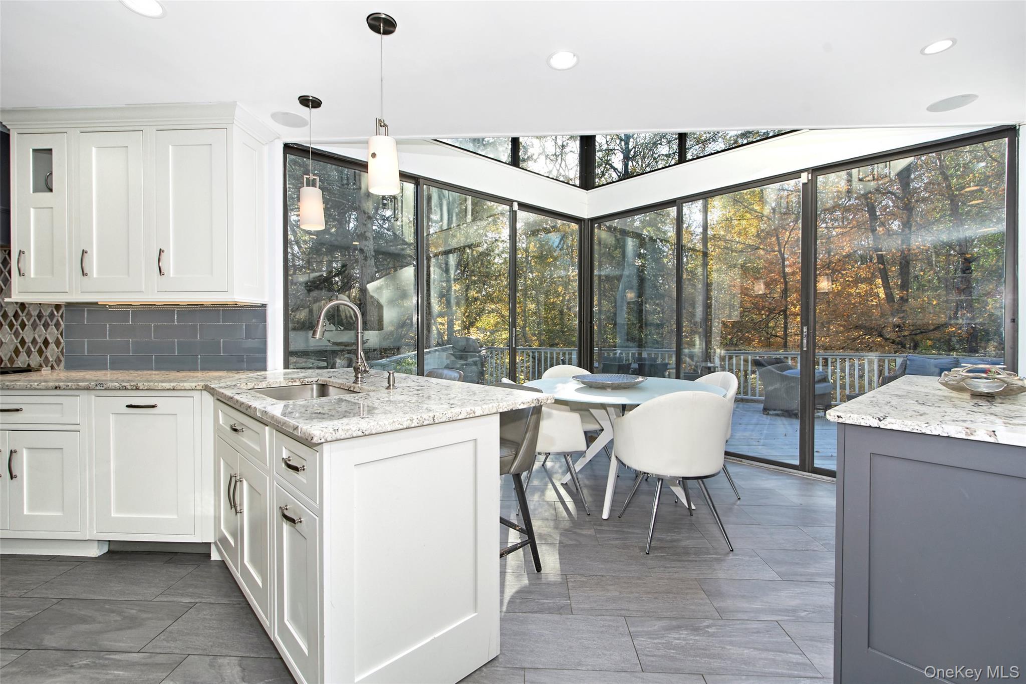 Chappaqua, New York 10514, United States, 5 Bedrooms Bedrooms, ,5 BathroomsBathrooms,Residential,Active,231804