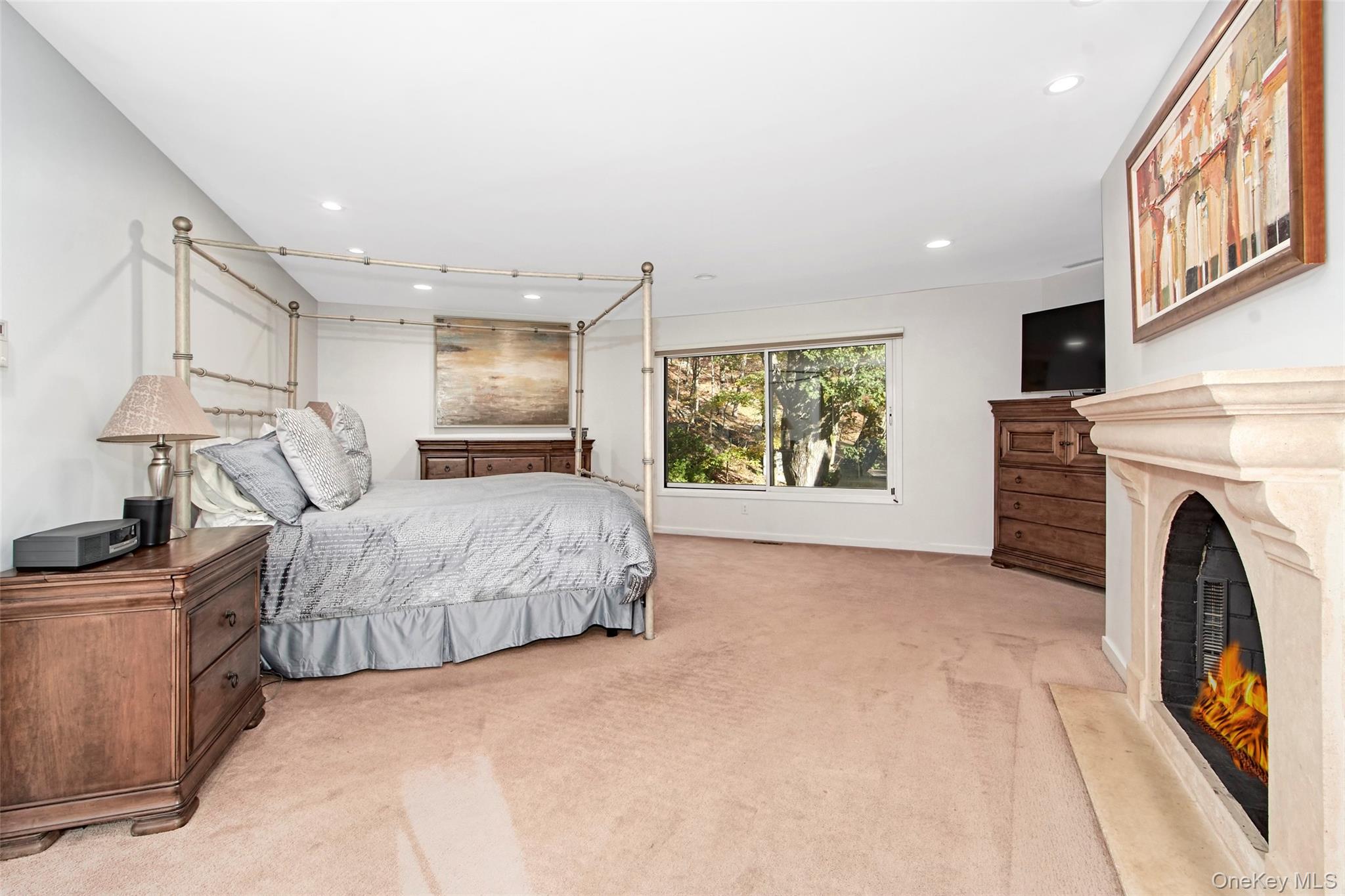 Chappaqua, New York 10514, United States, 5 Bedrooms Bedrooms, ,5 BathroomsBathrooms,Residential,Active,231804