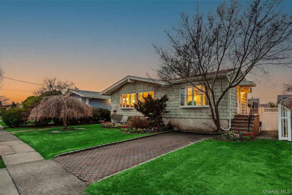 Photo of 2582 Centre Avenue, Bellmore, NY 11710 (MLS # 957663)