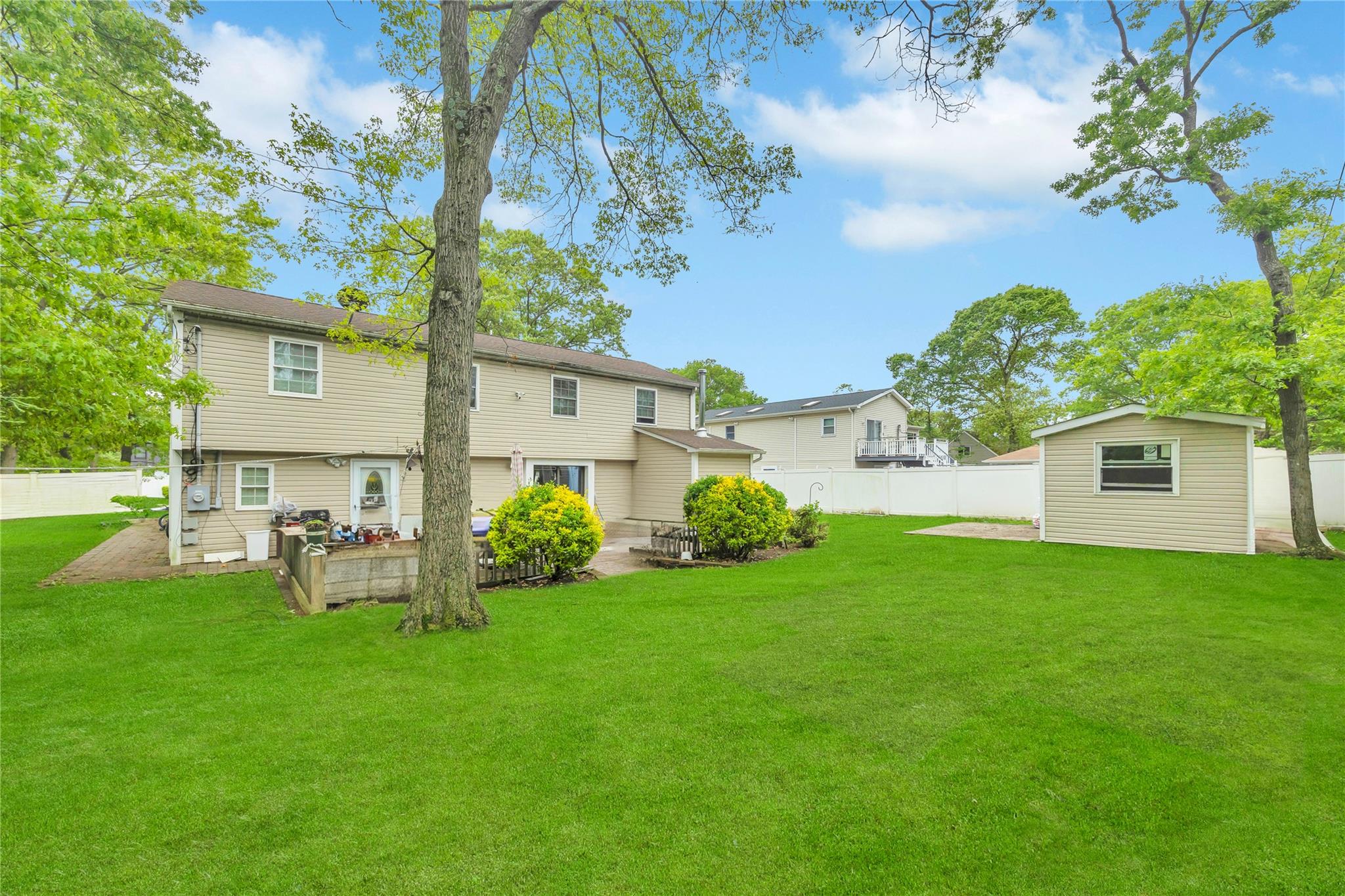 243 Sunflower Lane, Islandia, New York image 23