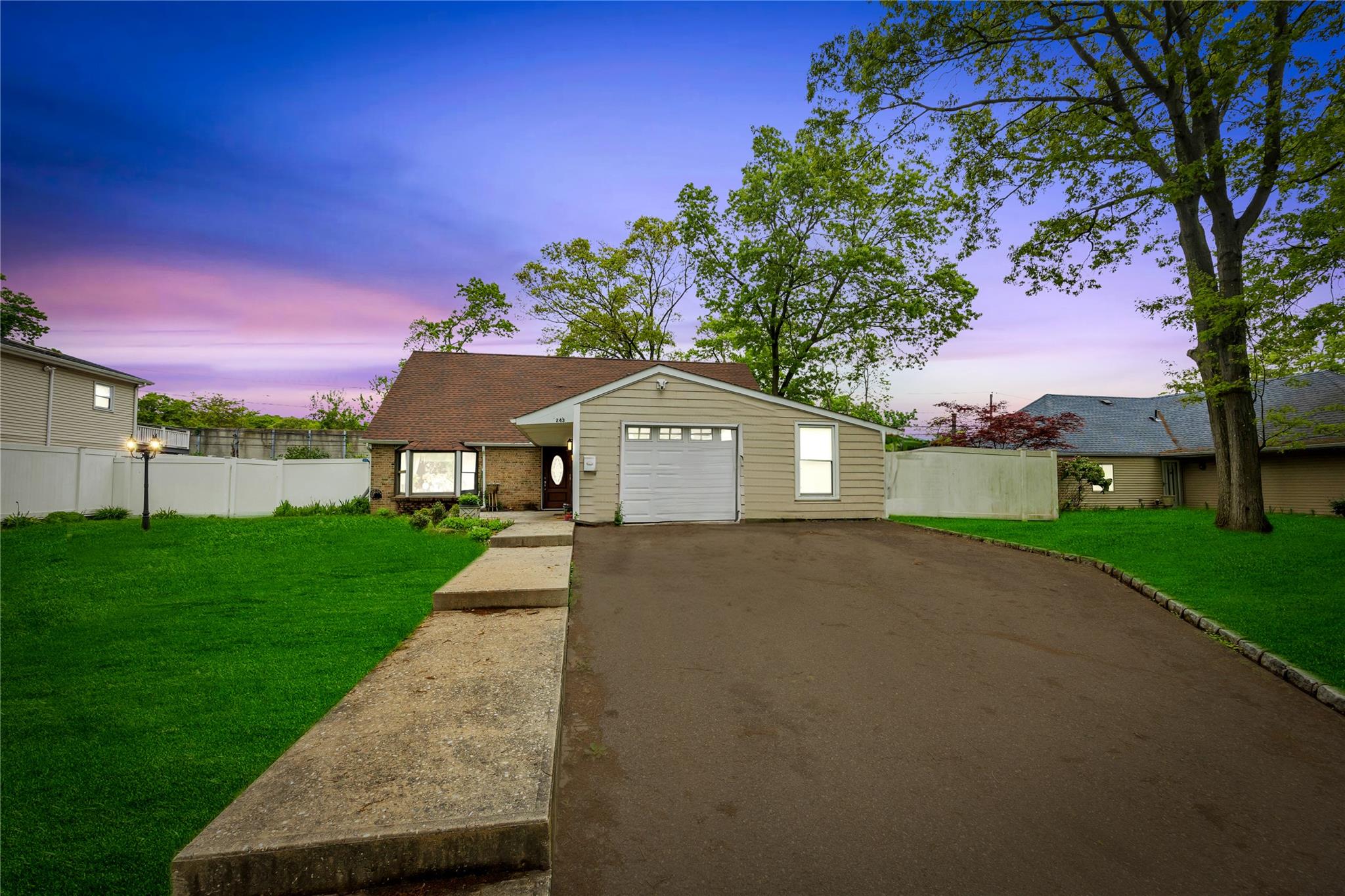 243 Sunflower Lane, Islandia, New York image 1