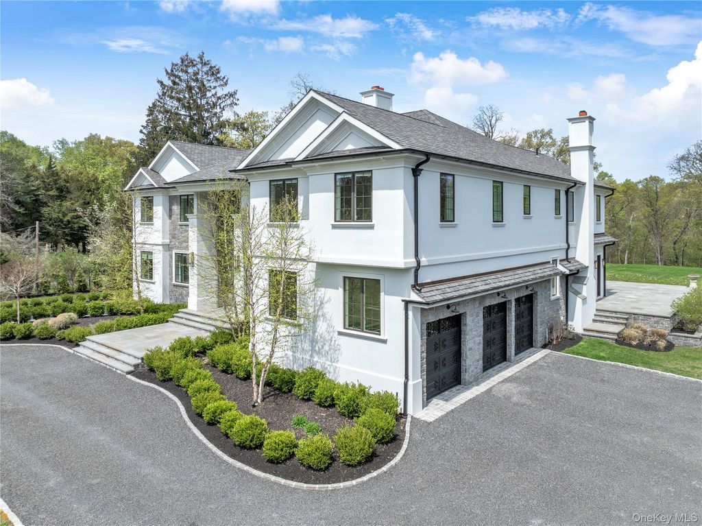 Photo of 5 Gerry Lane, Lloyd Neck, NY 11743 (MLS # 991296)