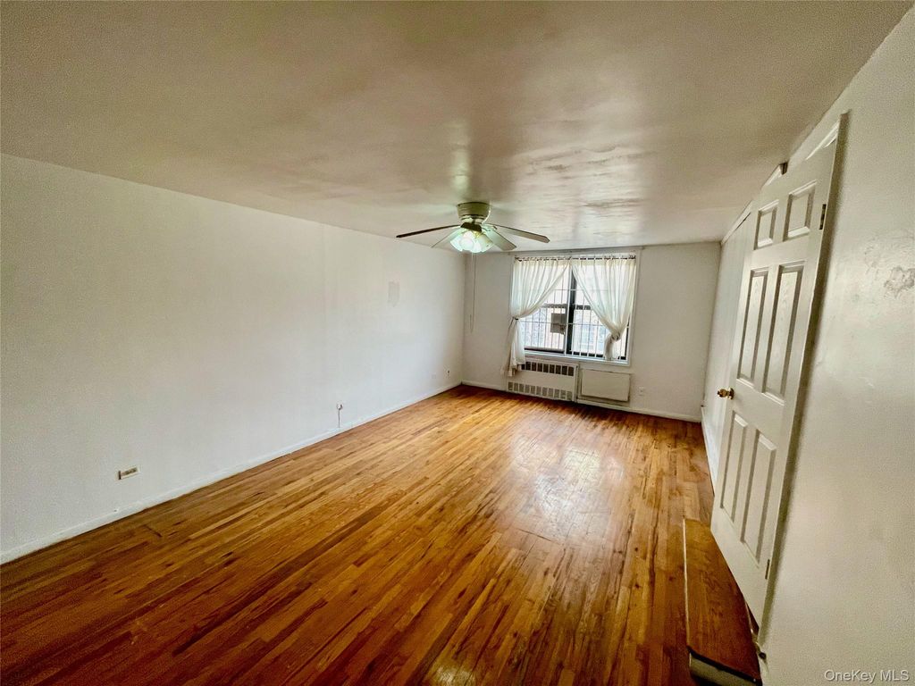 Photo of 138-15 Franklin Ave Ave #319, Flushing, NY 11355 (MLS # 968110)