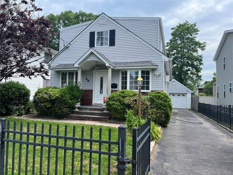 Homes For Rent - 54 Edgewood Rd #MAIN ST<br/> Port Washington, NY 11050