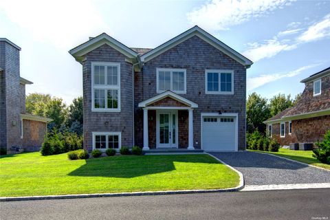 6 Crystal Mews Lane East Hampton NY 11937