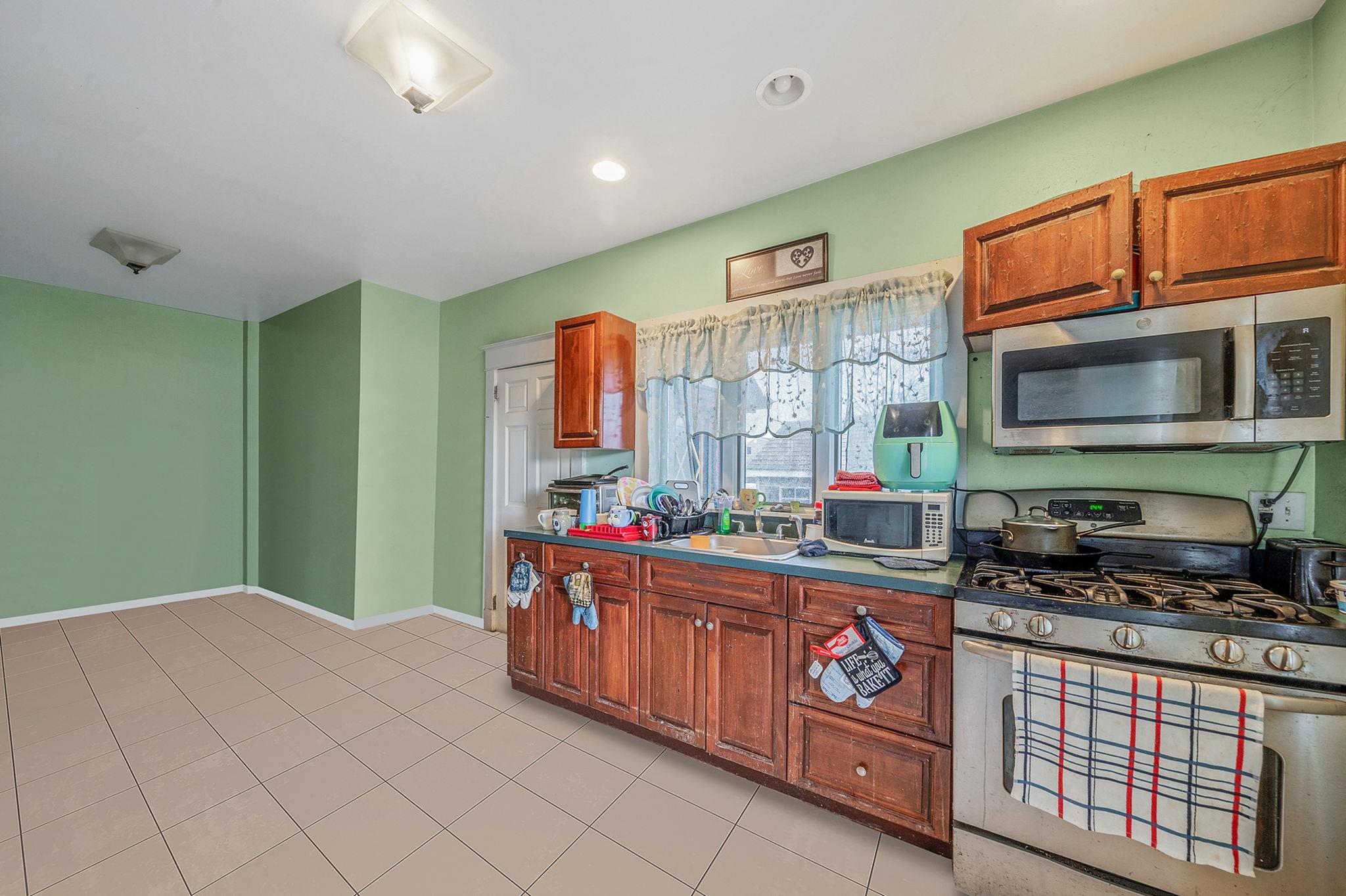 327 Ronkonkoma Avenue, Ronkonkoma, New York image 3