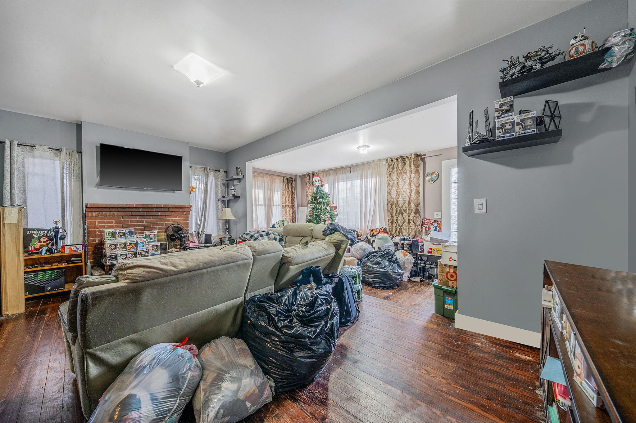 327 Ronkonkoma Avenue, Ronkonkoma, New York image 9