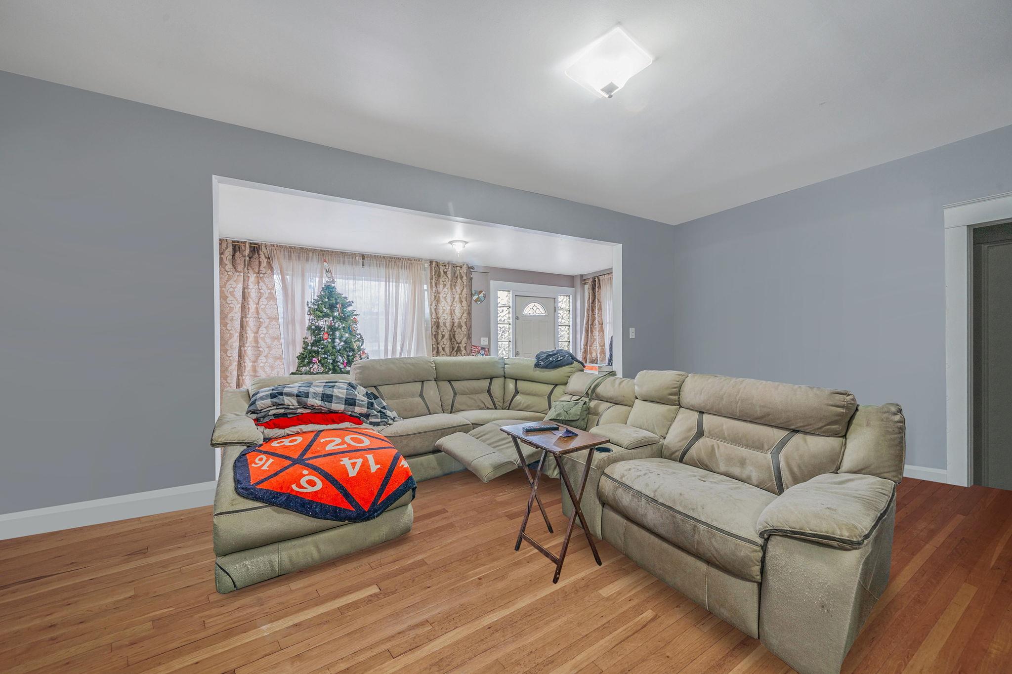 327 Ronkonkoma Avenue, Ronkonkoma, New York image 10