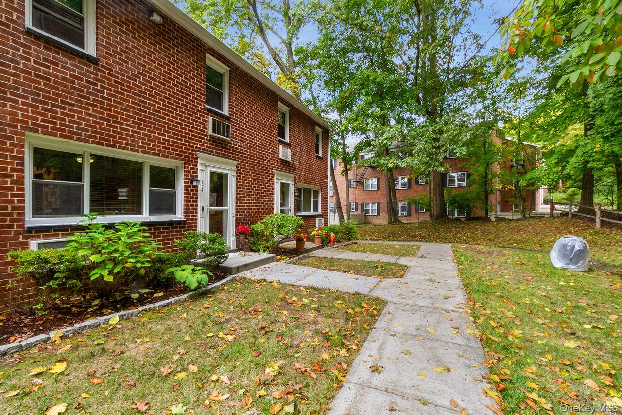 84 Charter Circle 84