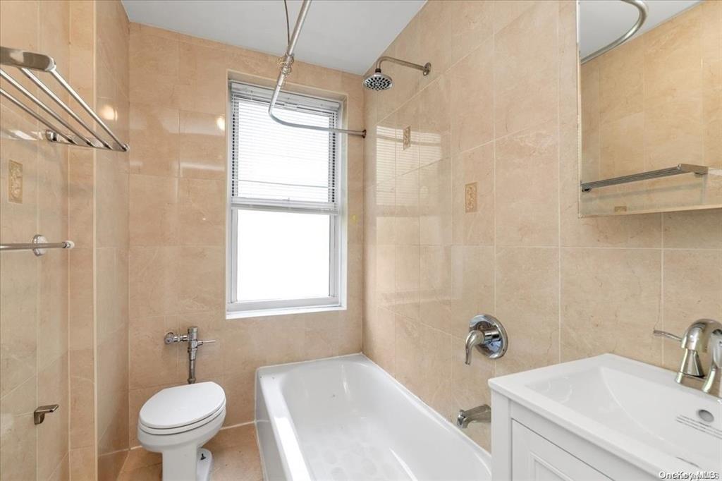 141-12 79th Ave Ave #1I, Kew Garden Hills, New York image 10