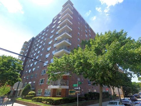 89-00 170th Street 10M Jamaica NY 11432