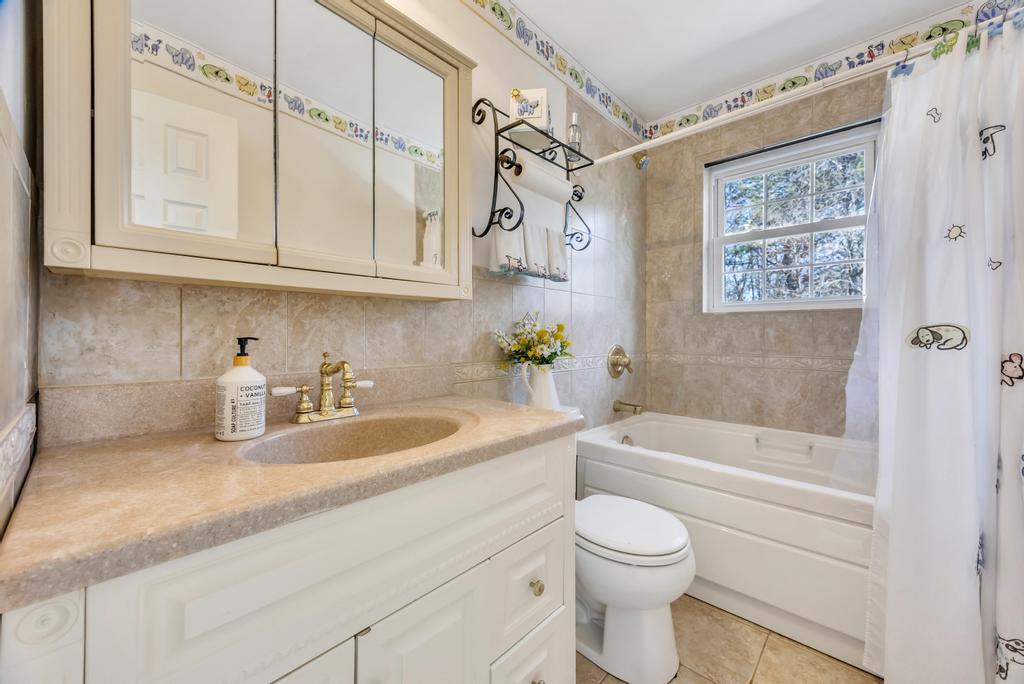 335 Tyler Avenue, Miller Place, New York image 23