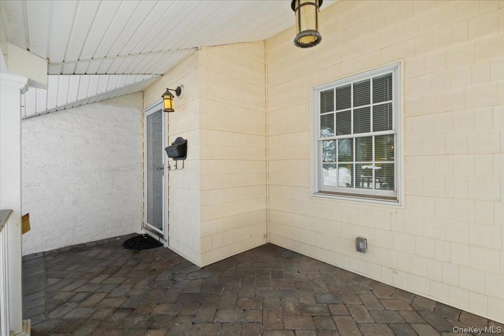 Photo of 66 Middle Road, Eastchester, NY 10709 (MLS # 955627)