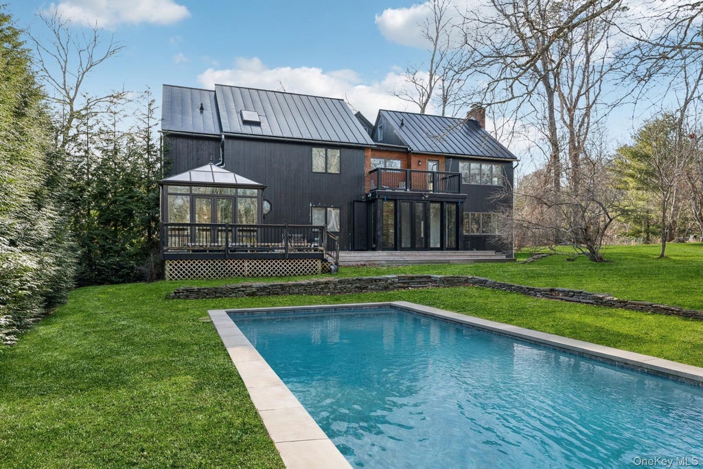 Photo of 191 Bull Path, East Hampton, NY 11937 (MLS # 1047158)